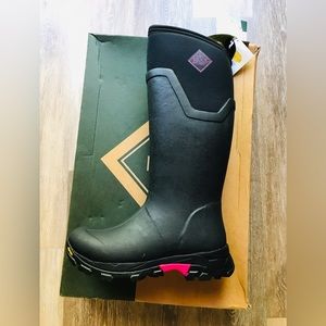 WOMEN’S ARTICLE ICE TALL MUCK BOOT
